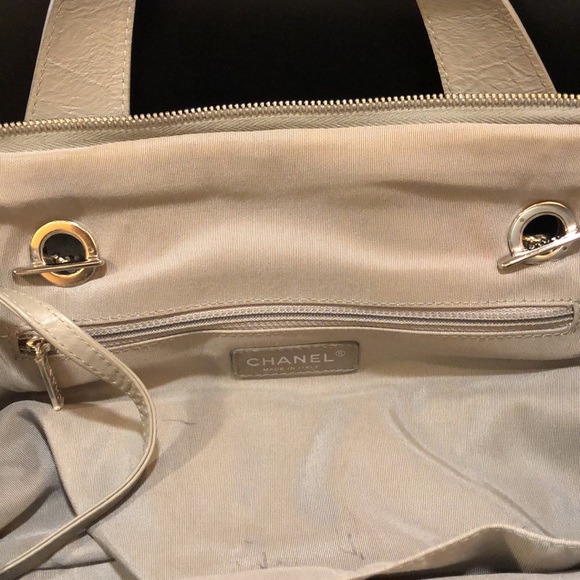 Large Grey Lambskin Bowler Bag - Picture 10 of 15